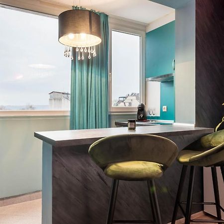 Private Studio In The Centre Варна Экстерьер фото