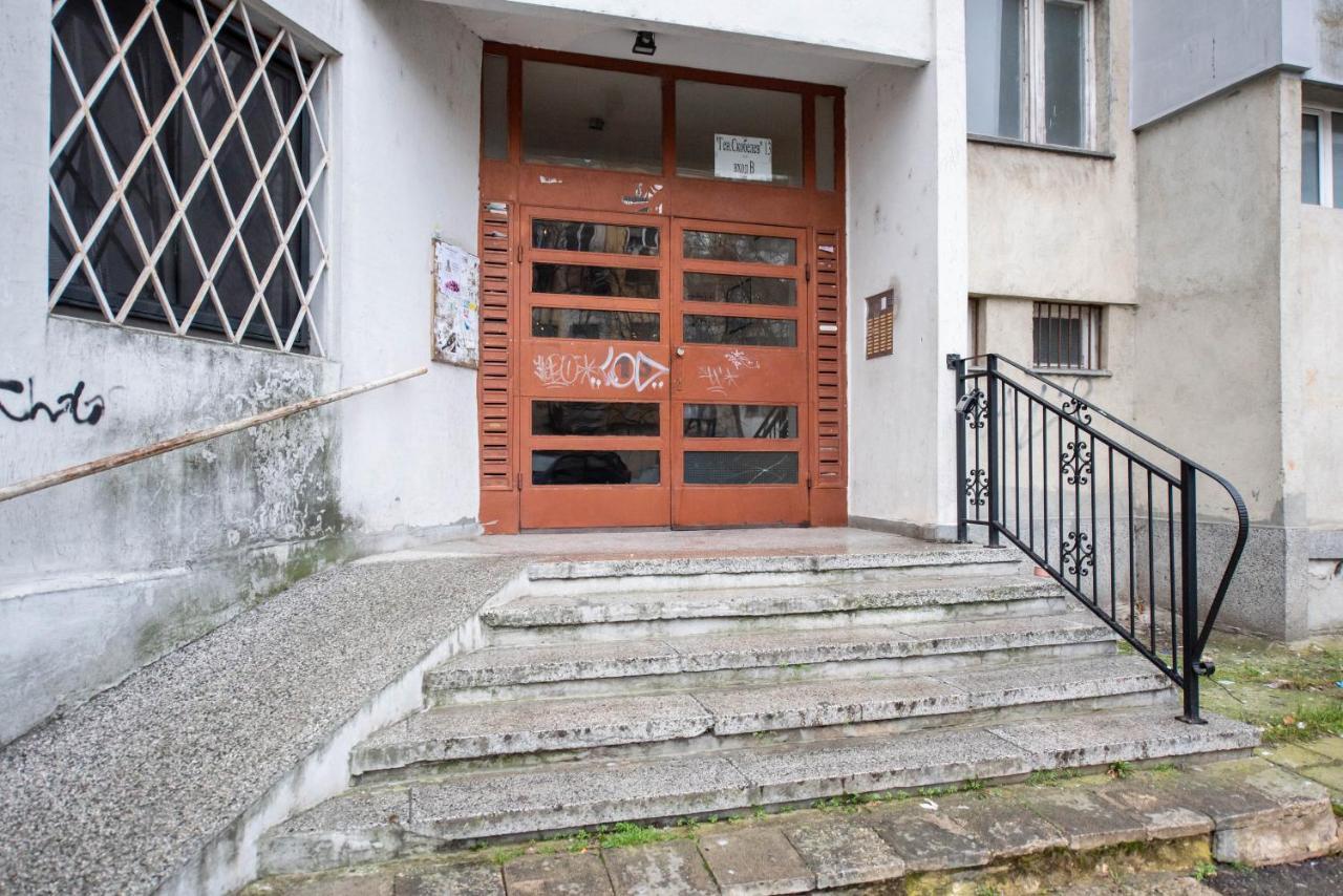 Private Studio In The Centre Варна Экстерьер фото
