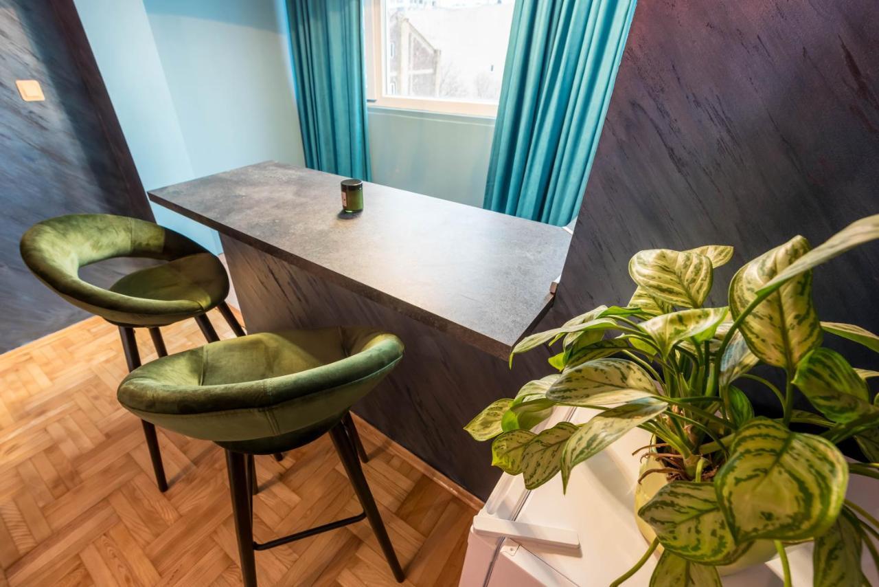 Private Studio In The Centre Варна Экстерьер фото